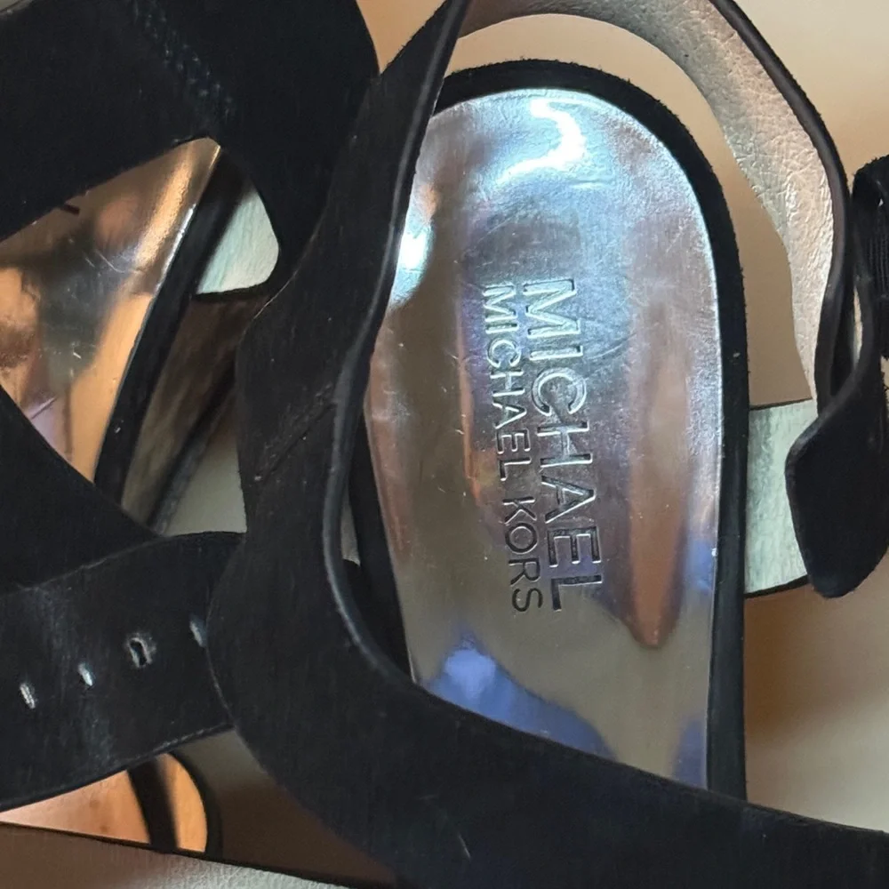 Michael Kors Giovanna wedge sandal - Picture 2 of 4